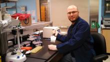 Dan Eisenberg in molecular anthropology lab